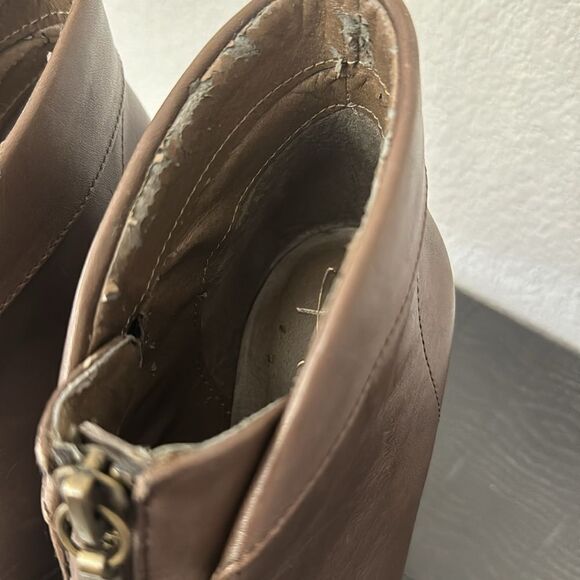 B Makowsky Dark Brown Leather Booties Size 5.5 - Picture 14 of 14